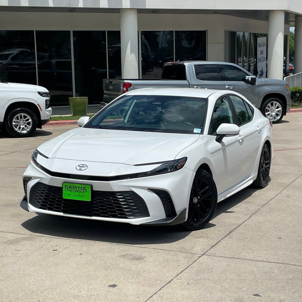 Used 2025 Toyota Camry SE FWD image 10