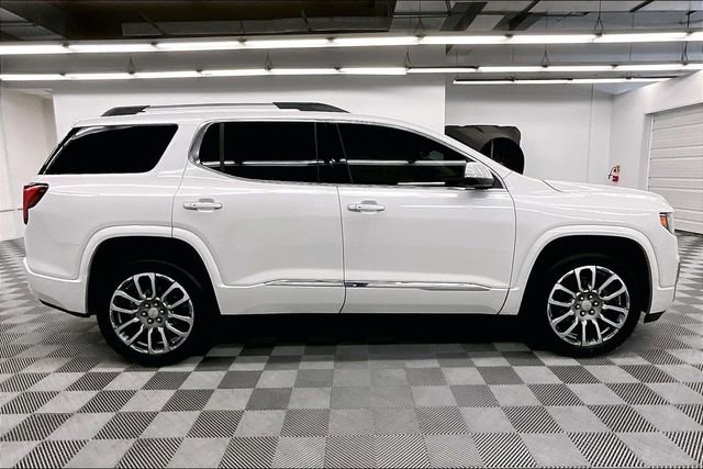 Used 2023 GMC Acadia Denali w/ Denali Ultimate Package FWD image 16