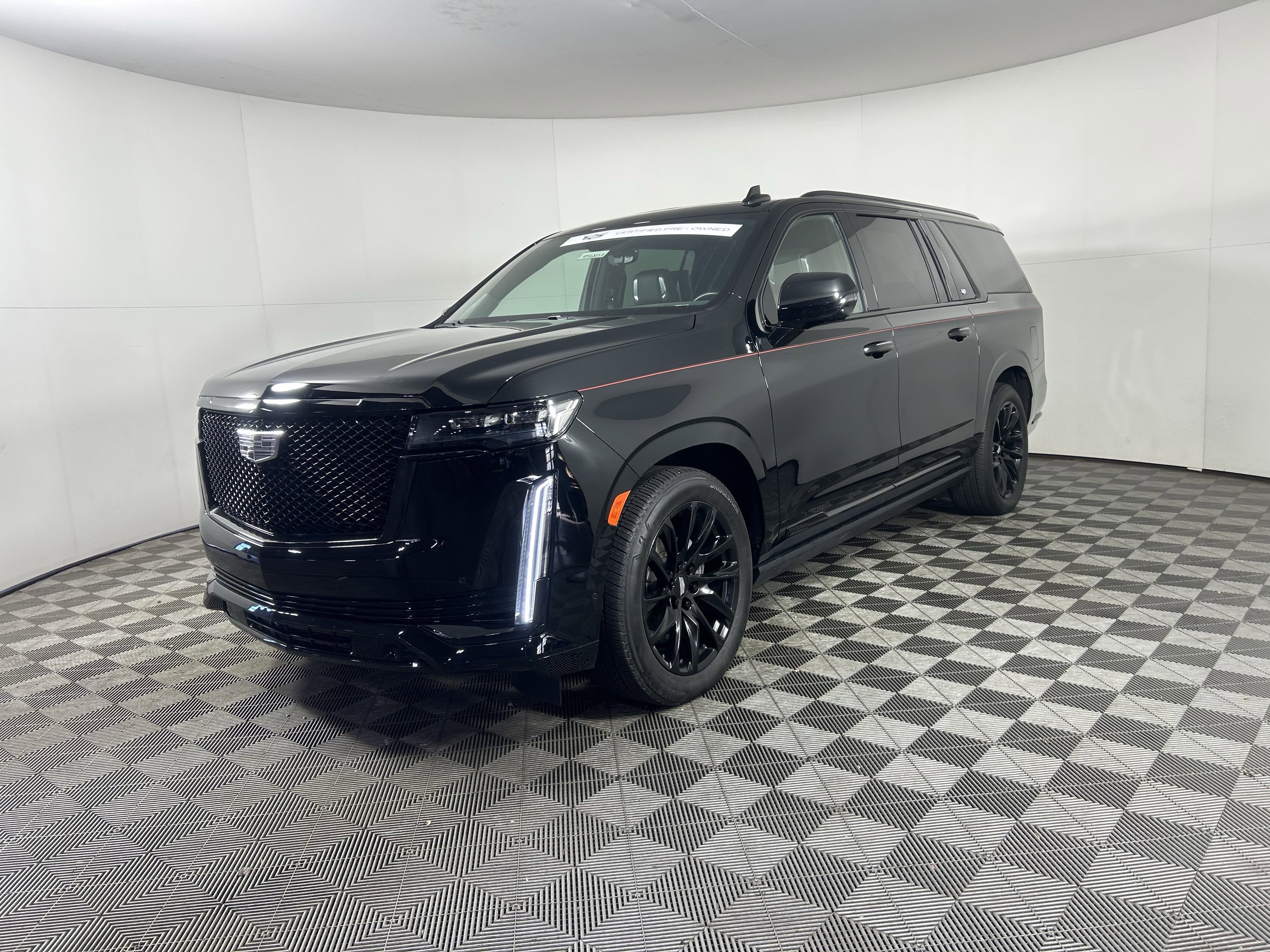 Used 2023 Cadillac Escalade ESV Sport w/ LPO, ONYX Package image 3