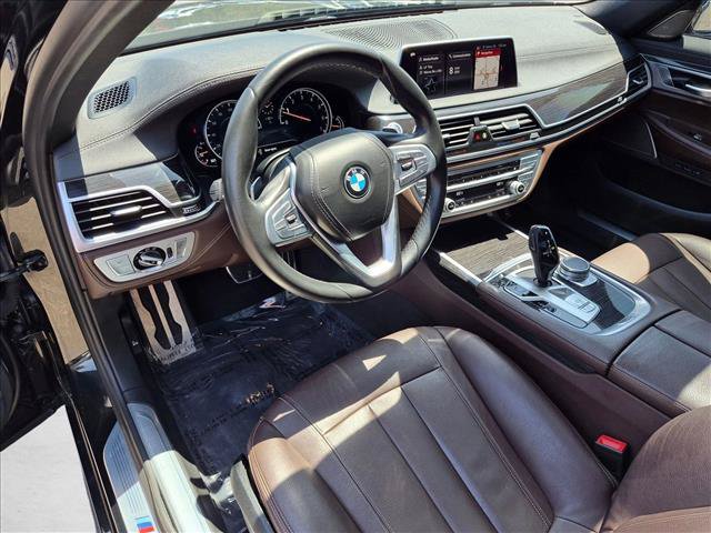 Used 2019 BMW 740i w/ M Sport Package RWD image 10