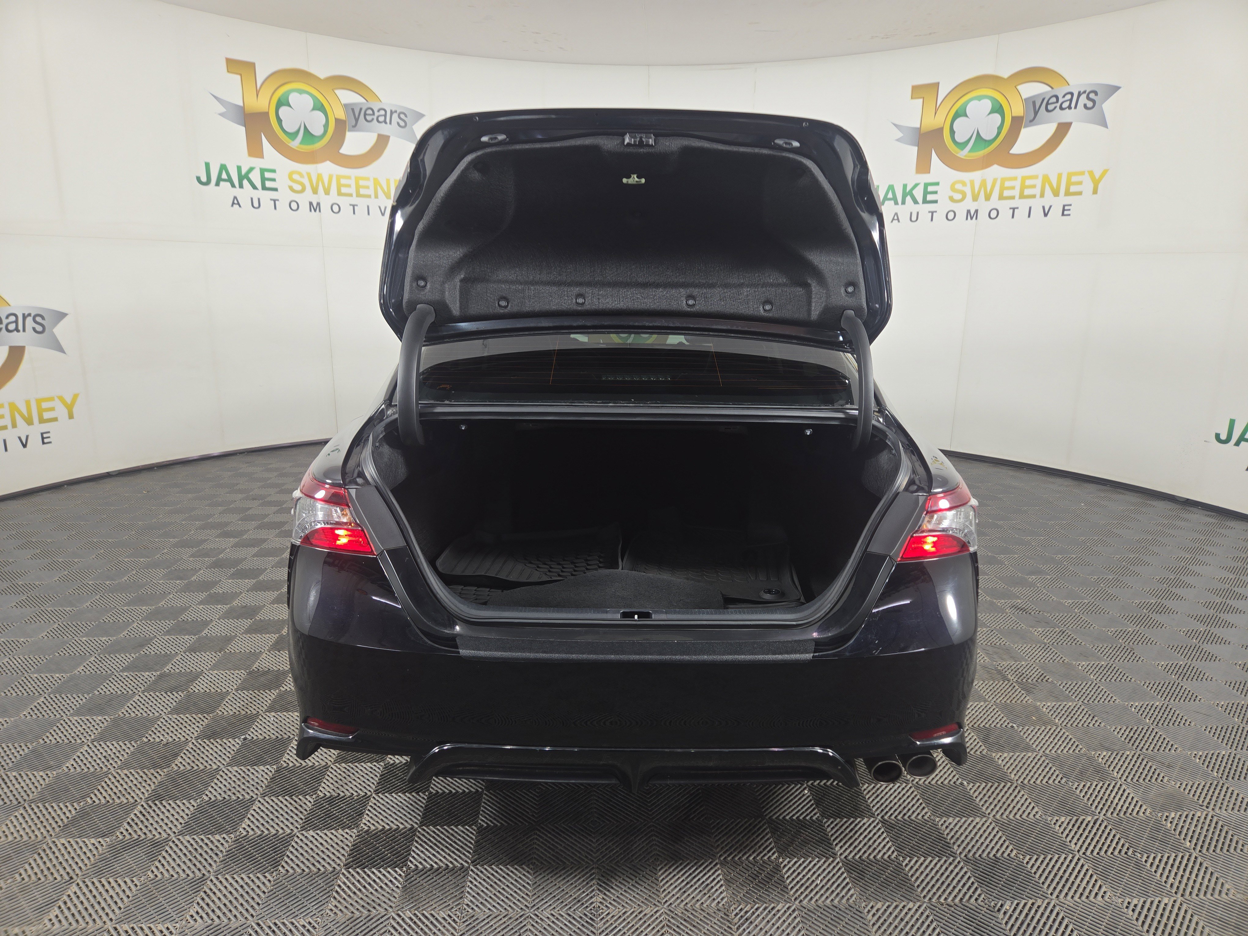 Used 2023 Toyota Camry SE image 29