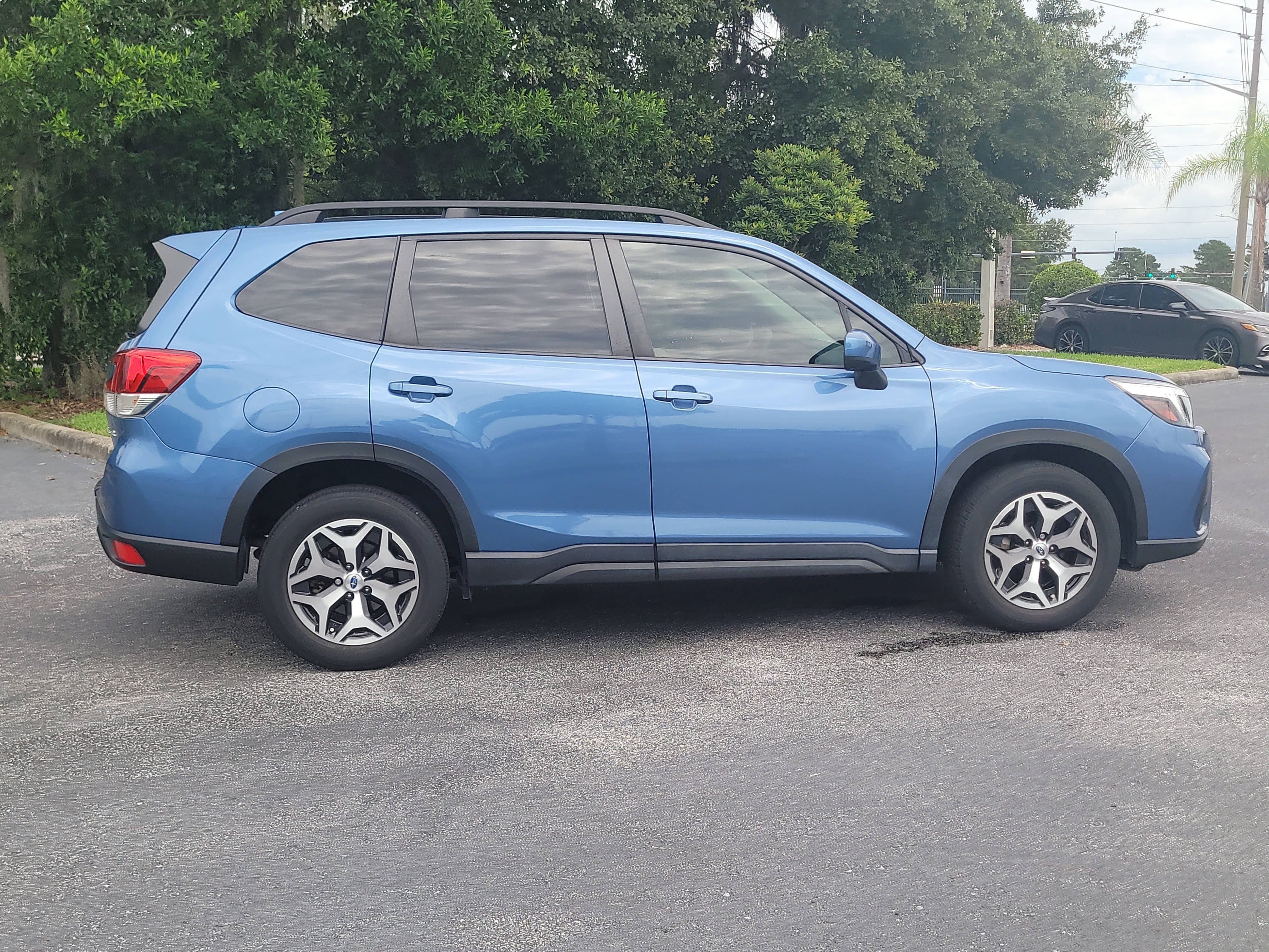 Used 2020 Subaru Forester Premium AWD/4WD image 8