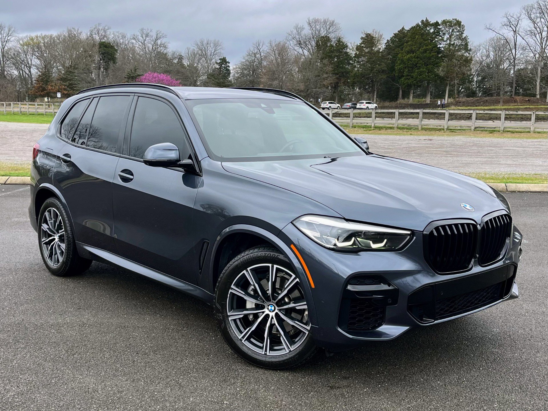 Used 2022 BMW X5 xDrive40i w/ M Sport Package image 1