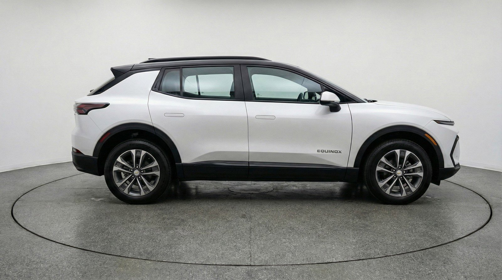 Used 2025 Chevrolet Equinox LT image 11