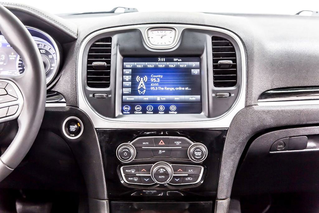 Used 2023 Chrysler 300 Touring w/ Sport Appearance Package image 12