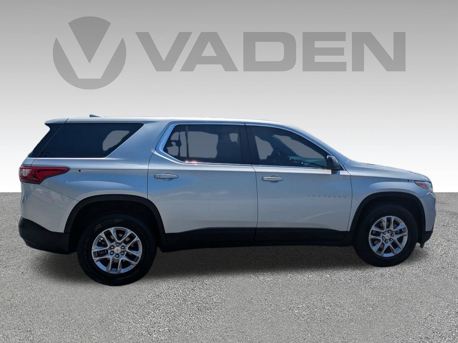 Used 2021 Chevrolet Traverse LS FWD image 26
