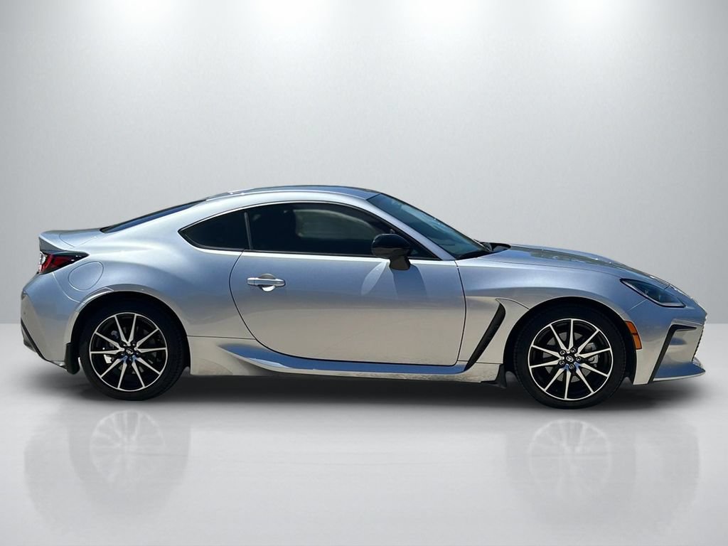 Used 2023 Toyota GR86 RWD image 4