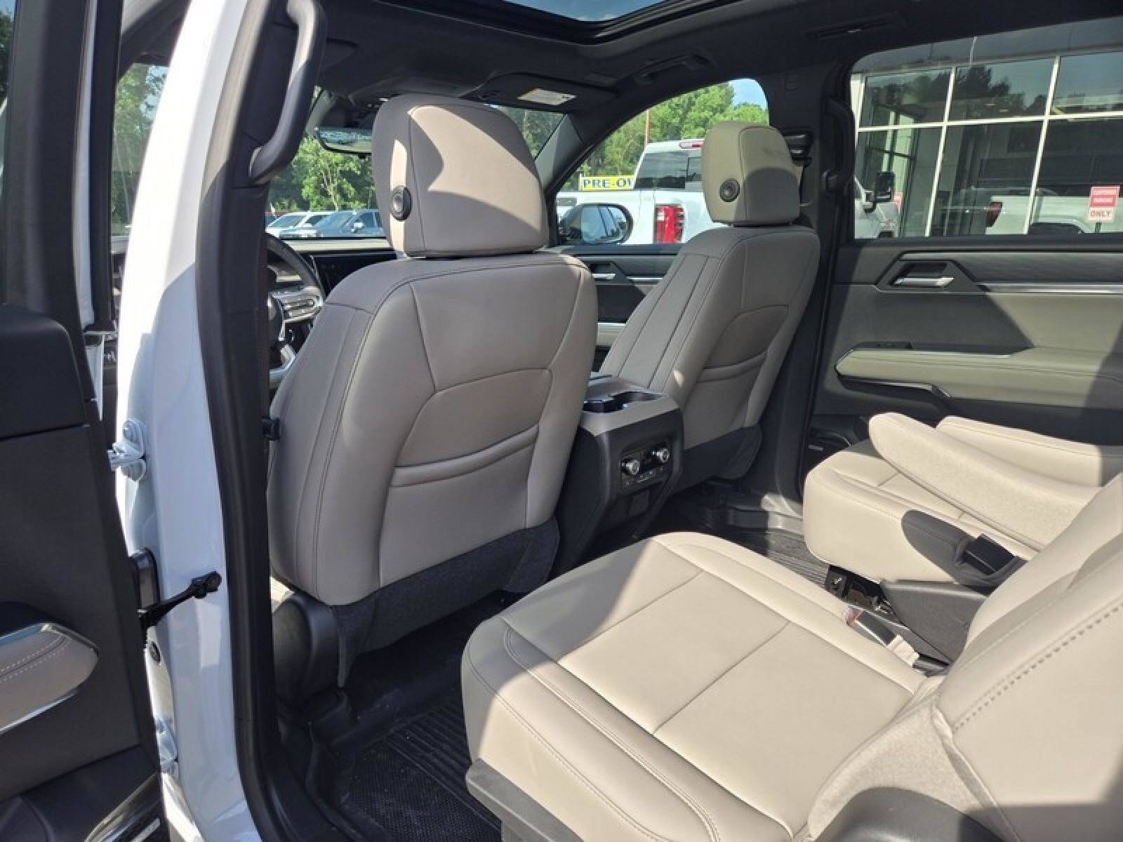 New 2026 GMC Acadia Elevation w/ Elevation Premium Package FWD image 27