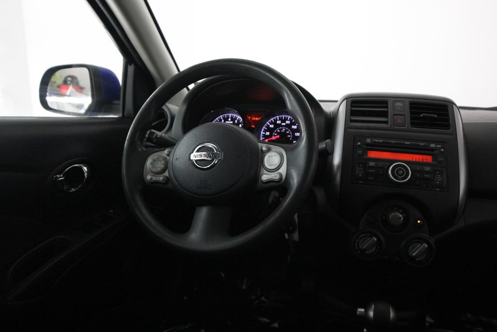 Used 2013 Nissan Versa SV w/ Convenience Pkg FWD image 10