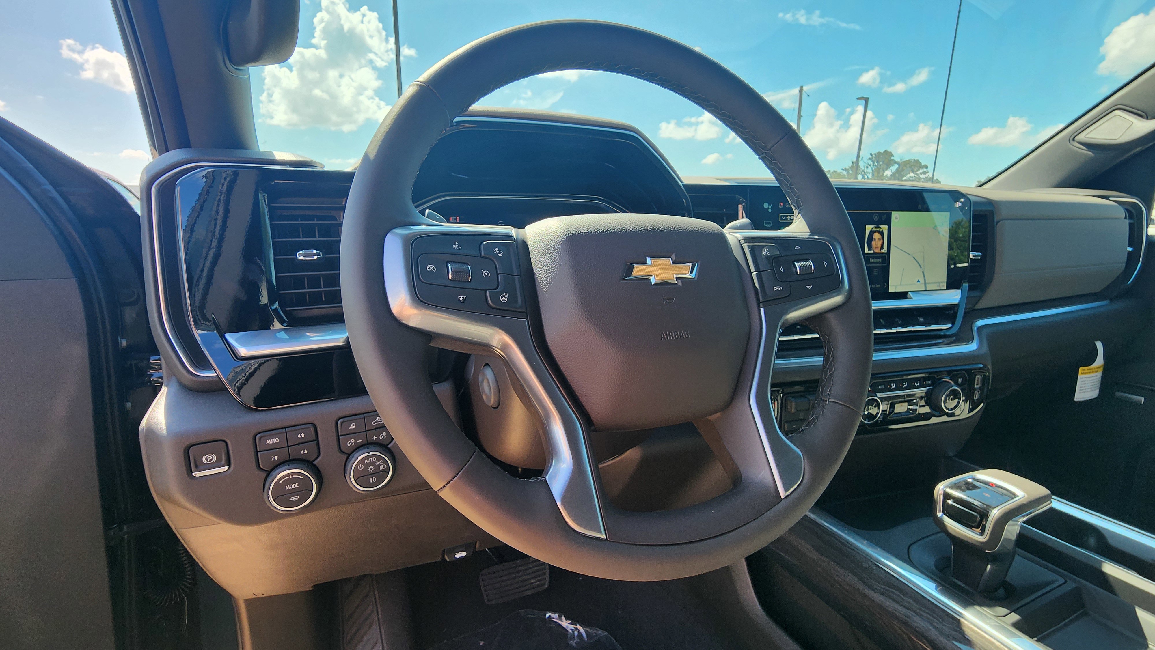 New 2025 Chevrolet Silverado 1500 LTZ w/ Z71 Off-Road Package image 12
