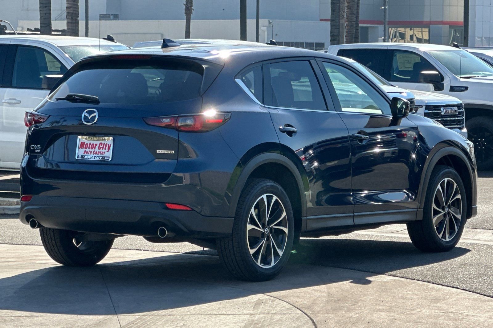Used 2023 MAZDA CX-5 AWD 2.5 S w/ Premium Plus Pkg image 4