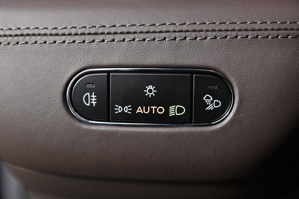 Used 2024 Bentley Bentayga Extended Wheelbase image 24
