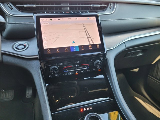 Used 2024 Jeep Grand Cherokee Limited image 30