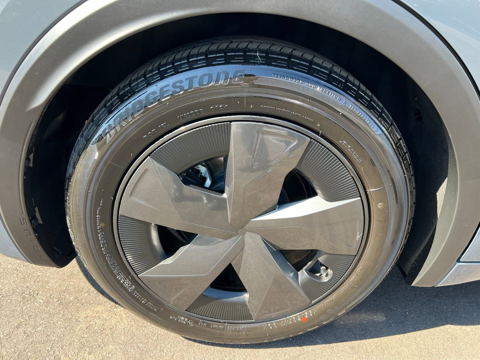 Used 2024 Toyota Prius Prime SE image 11