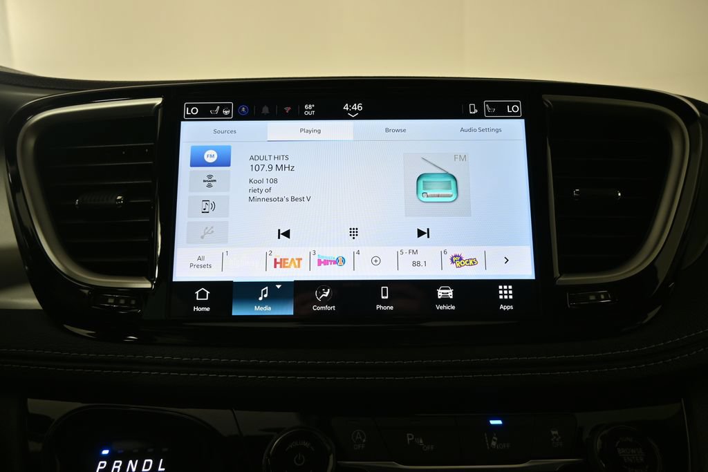 New 2027 Chrysler Pacifica Select FWD image 28