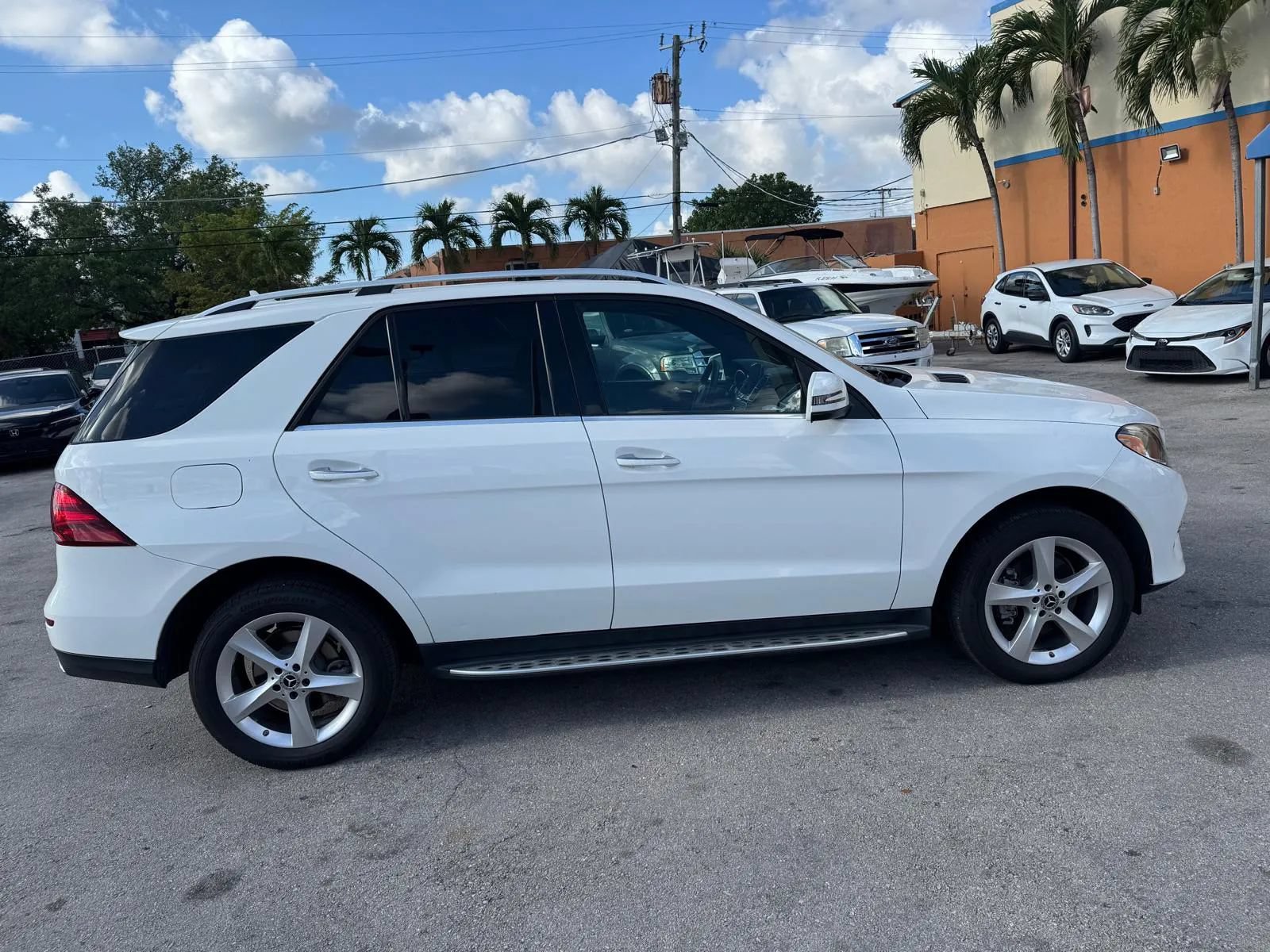 Used 2018 Mercedes-Benz GLE 350 w/ Premium 1 Package image 5