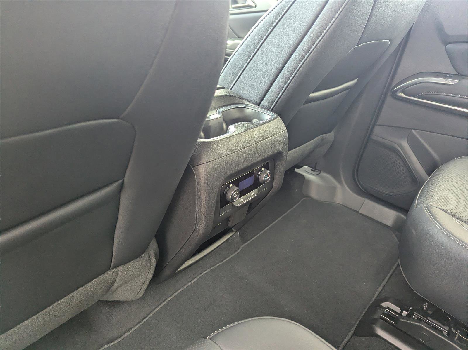 New 2026 Chevrolet Traverse LT w/ Driver Confidence Package image 11