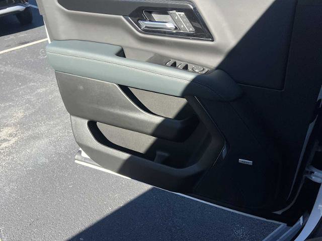 New 2026 GMC Yukon XL AT4 w/ AT4 Premium Plus Package AWD/4WD image 16