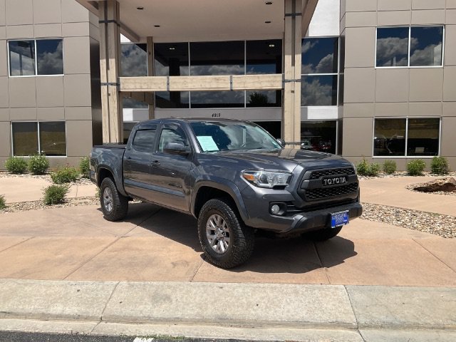 Used 2017 Toyota Tacoma SR5 w/ Tow Package AWD/4WD image 2