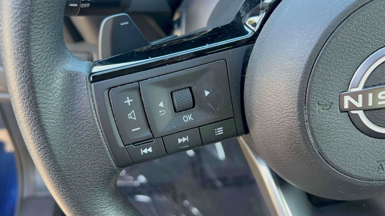 Used 2023 Nissan Rogue SV AWD/4WD image 26