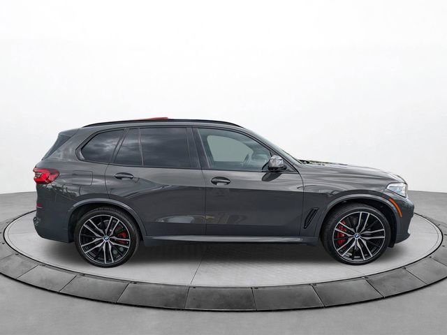 Used 2022 BMW X5 M50i w/ Executive Package image 3