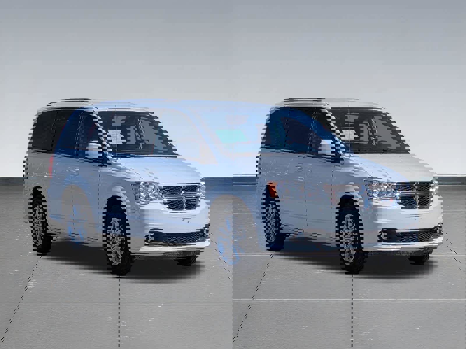 Used 2019 Dodge Grand Caravan SXT image 7