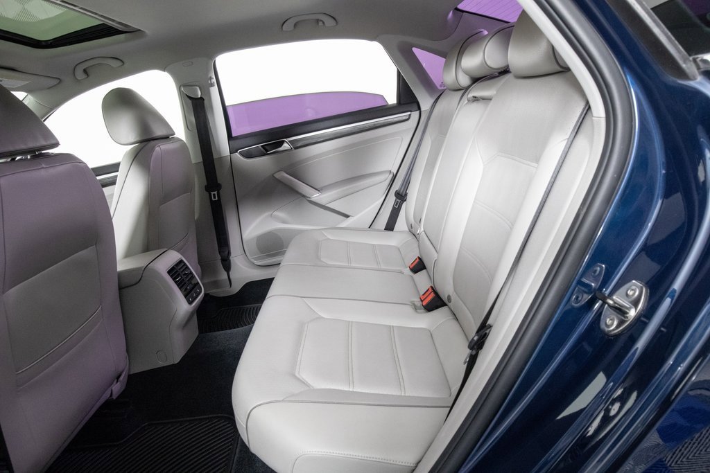 Used 2018 Volkswagen Passat 2.0T SE image 11