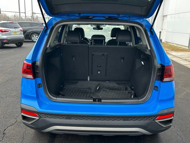 Certified 2024 Volkswagen Taos SE image 17