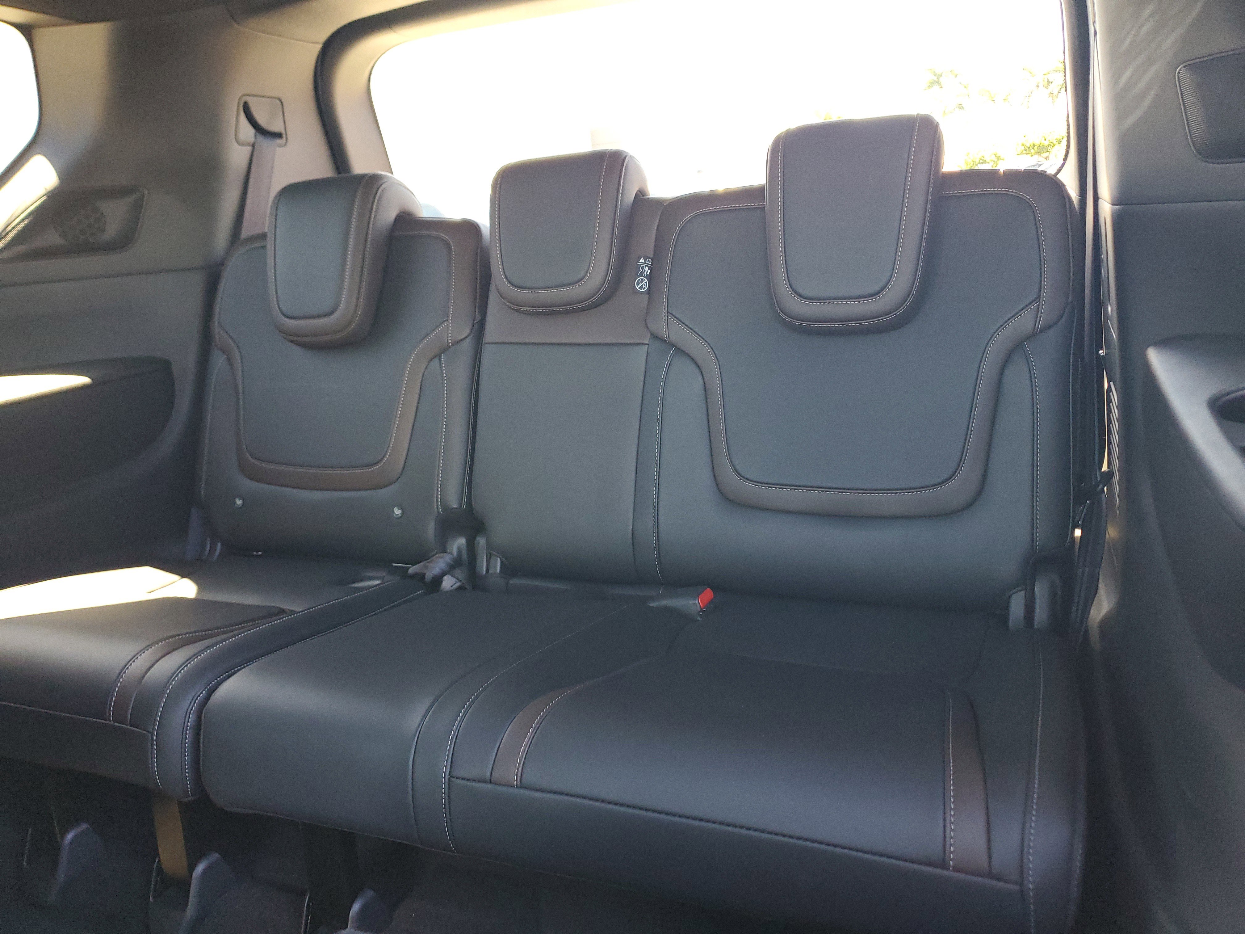 Certified 2025 Nissan Armada SL w/ Captain's Chari Seat Package AWD/4WD image 15