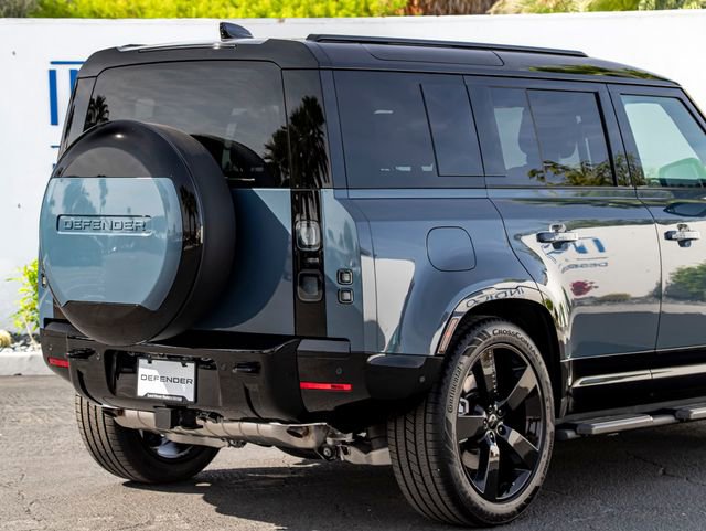 New 2026 Land Rover Defender 110 X-Dynamic SE image 7