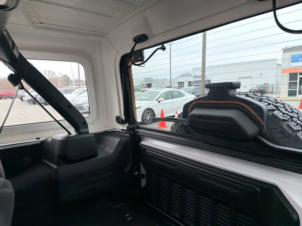 Used 2024 Jeep Wrangler Rubicon image 32