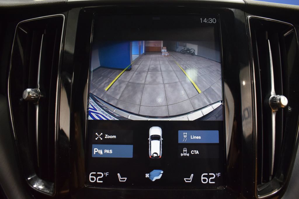 Used 2020 Volvo XC60 T5 Momentum w/ Protection Package Premier image 27