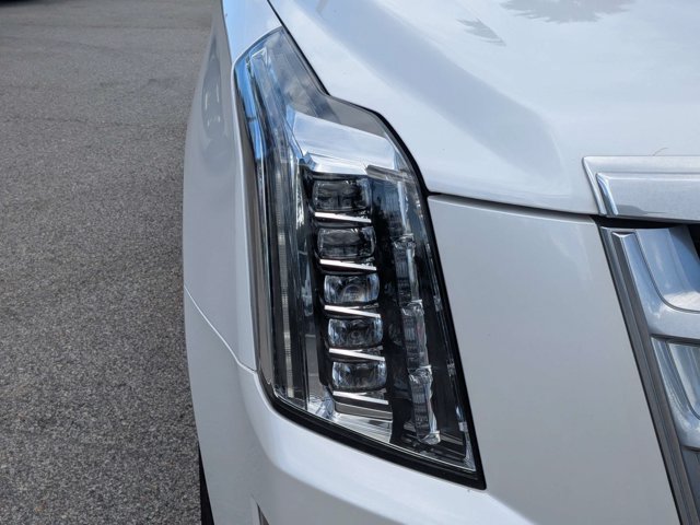 Certified 2018 Cadillac Escalade ESV Luxury RWD image 10