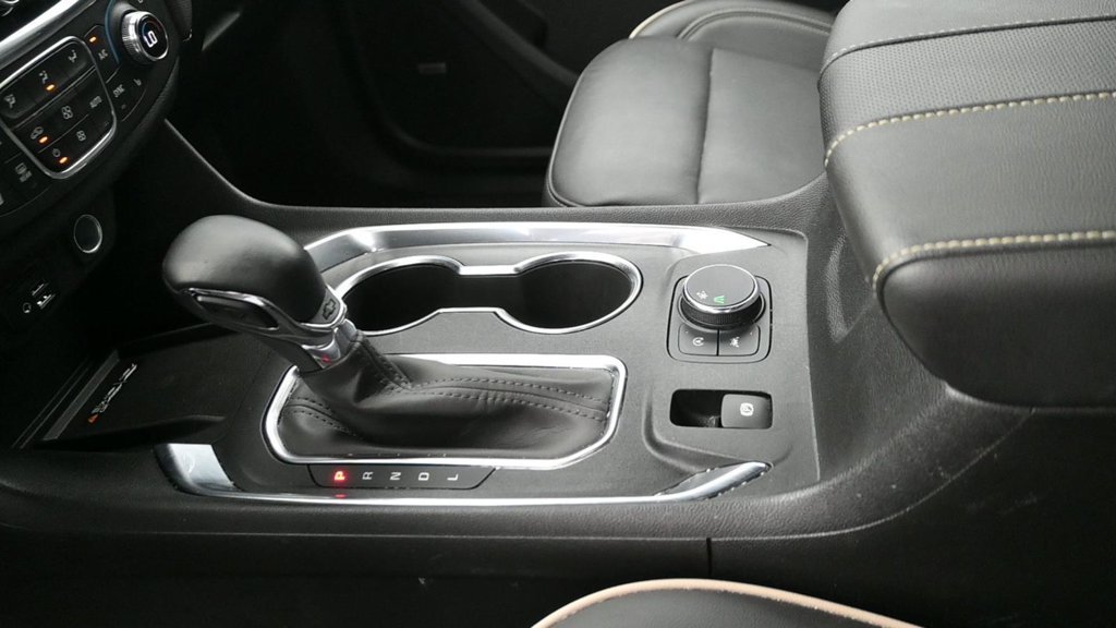 Used 2023 Chevrolet Traverse Premier FWD image 13