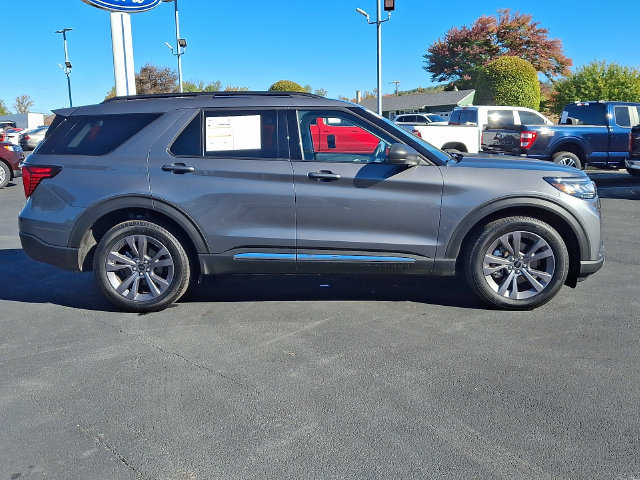 Certified 2025 Ford Explorer Active w/ Active Comfort Package AWD/4WD image 15