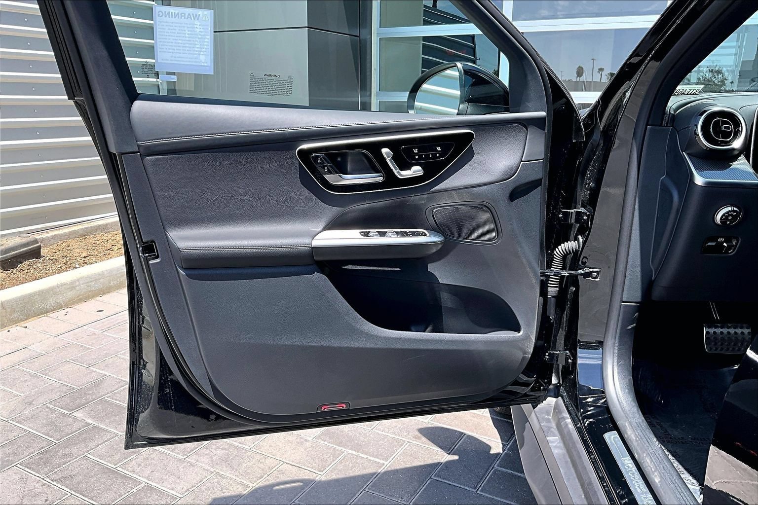 Used 2026 Mercedes-Benz GLC 300 image 23