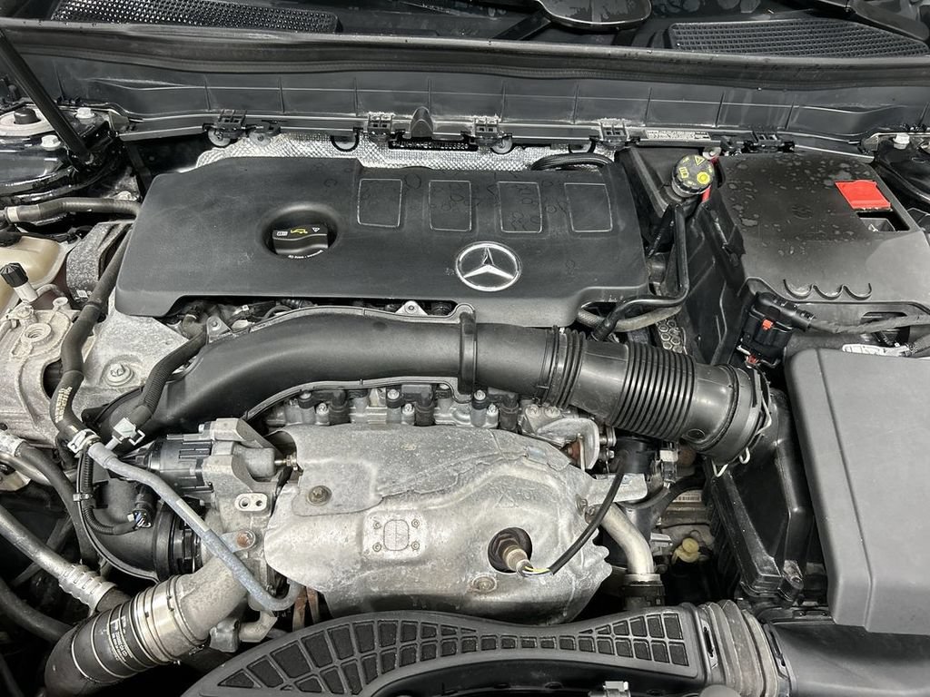 Used 2022 Mercedes-Benz GLB 250 4MATIC image 23