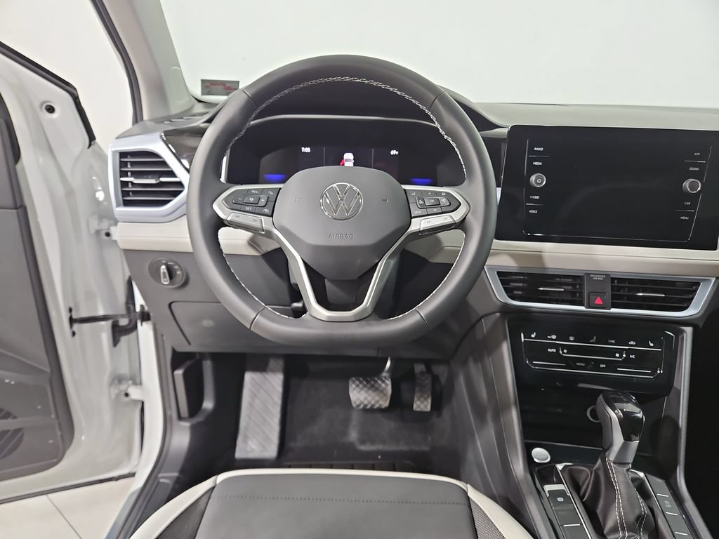 New 2026 Volkswagen Taos SE AWD/4WD image 13