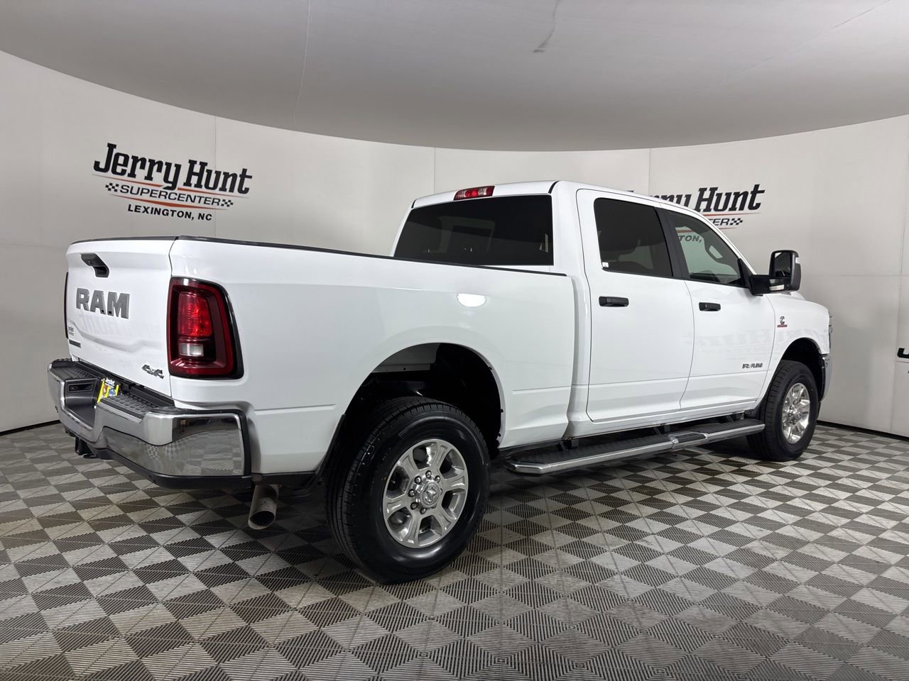 Used 2025 RAM 2500 Big Horn AWD/4WD image 4