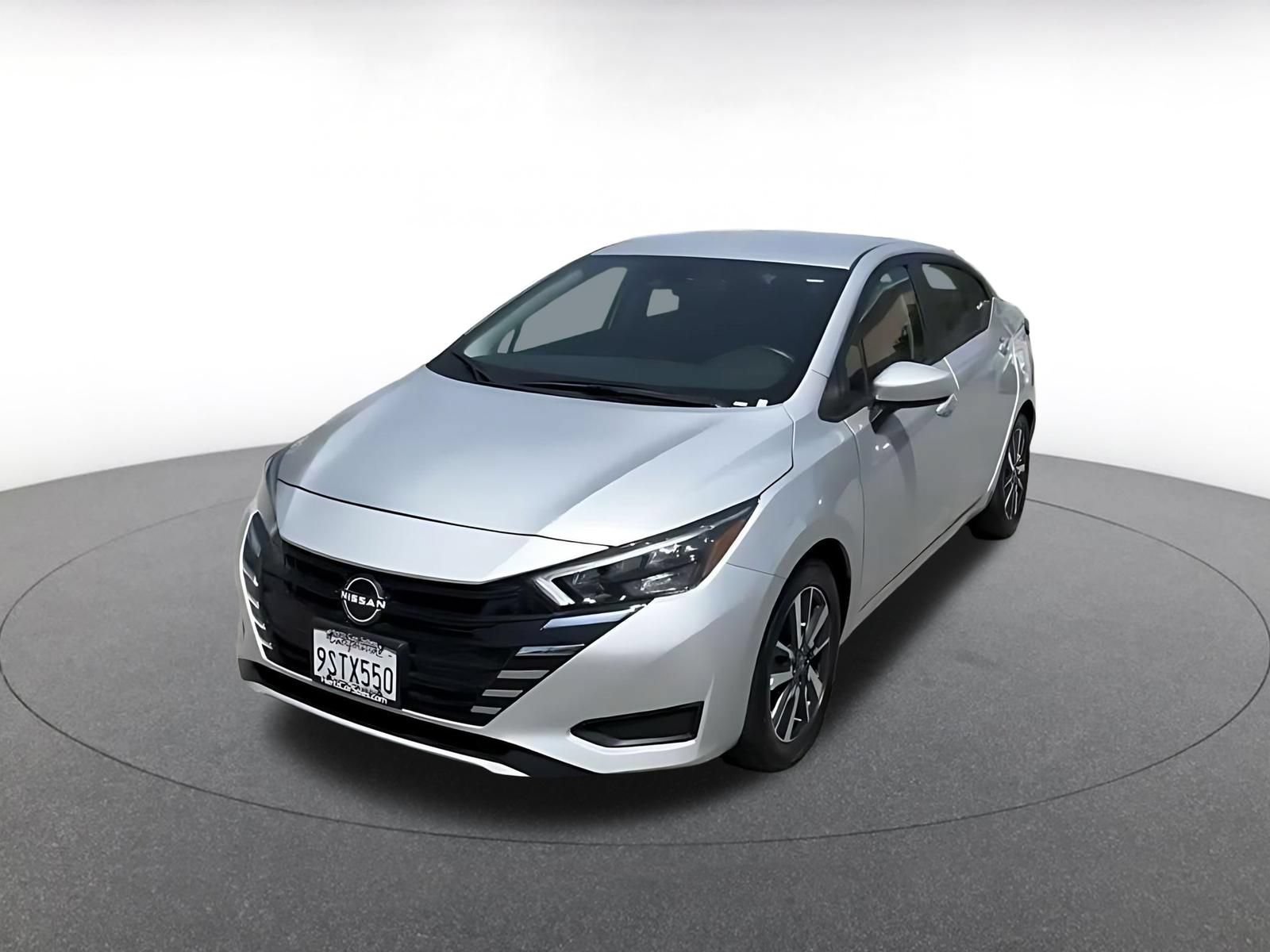 Used 2025 Nissan Versa SV FWD image 6