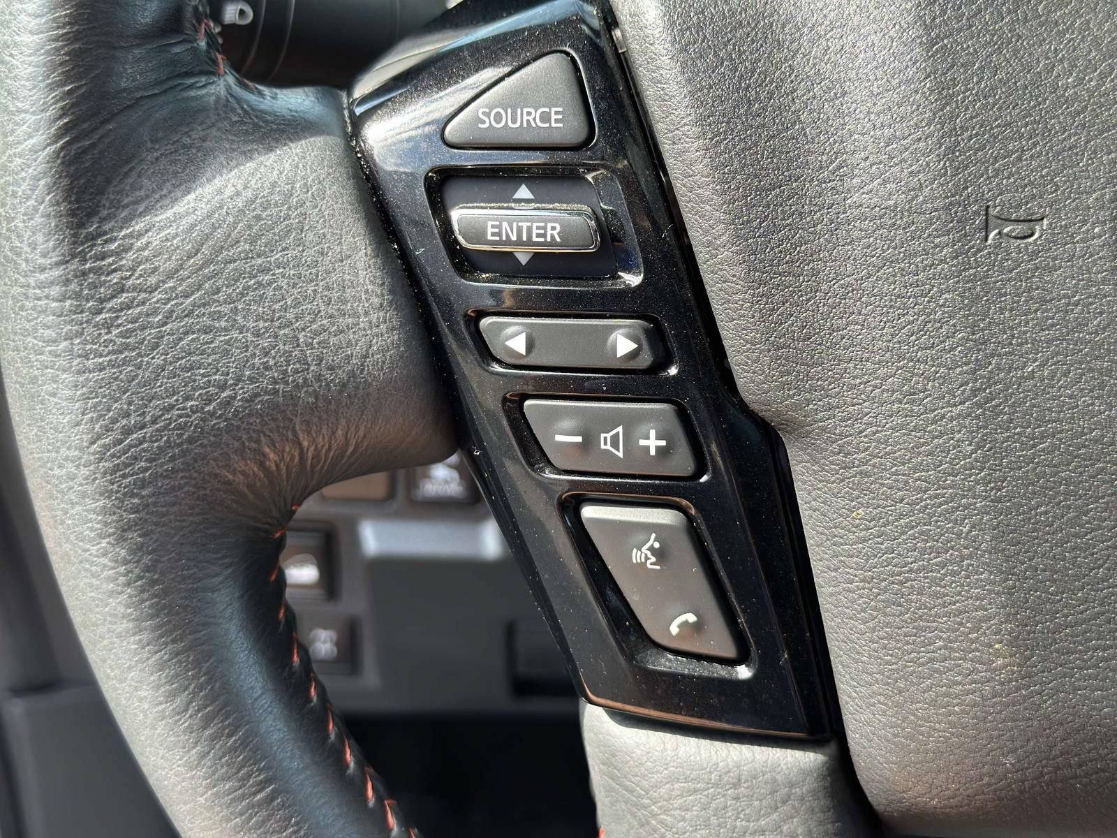 Used 2023 Nissan Frontier PRO-4X w/ Pro-4X Premium Package AWD/4WD image 17