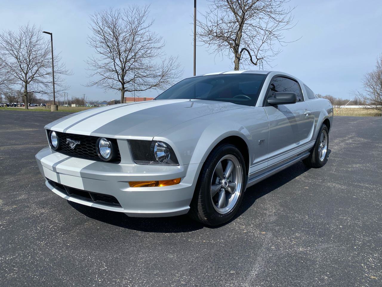 Used 2005 Ford Mustang GT RWD image 1
