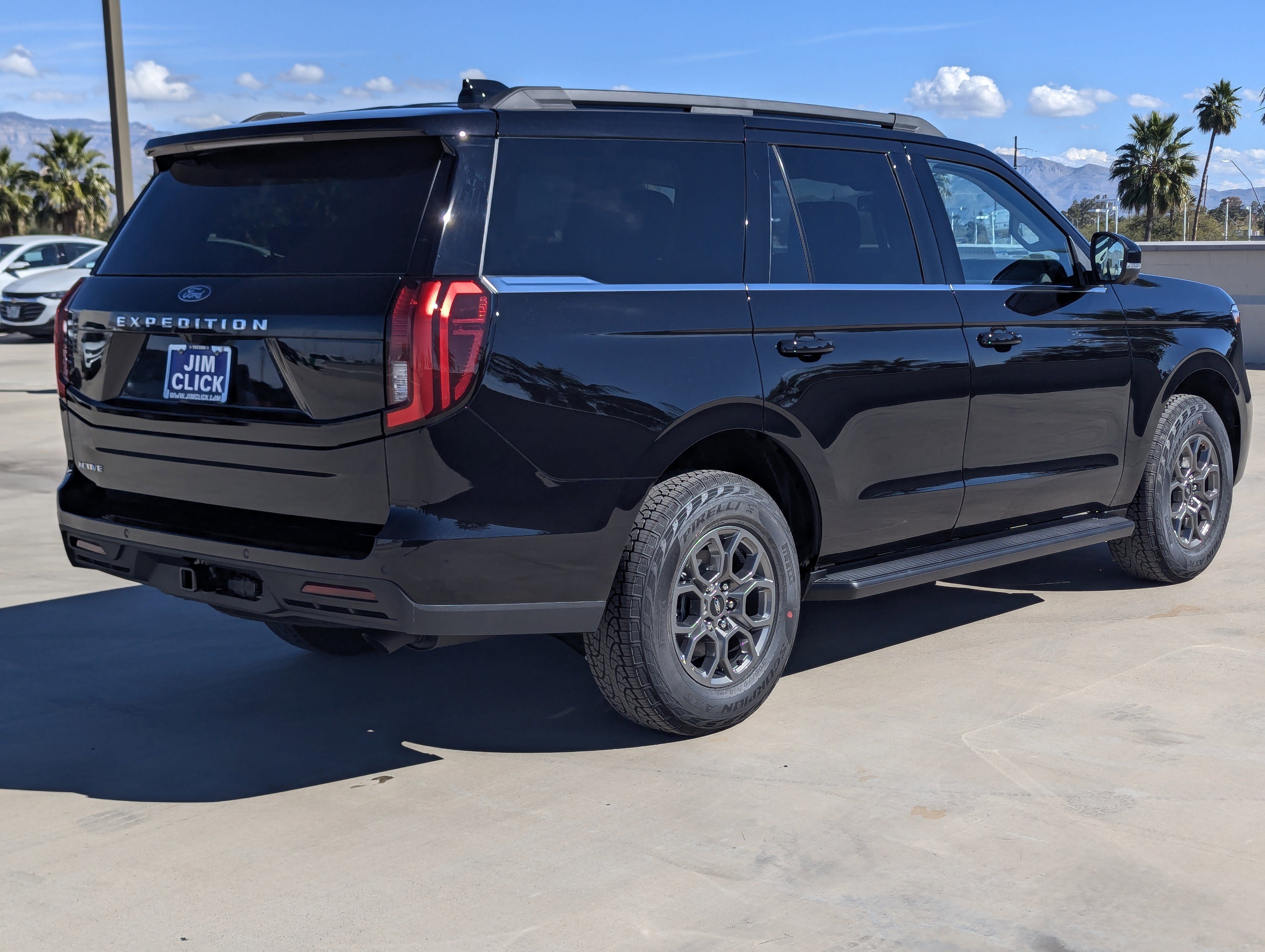 New 2026 Ford Expedition Active image 2