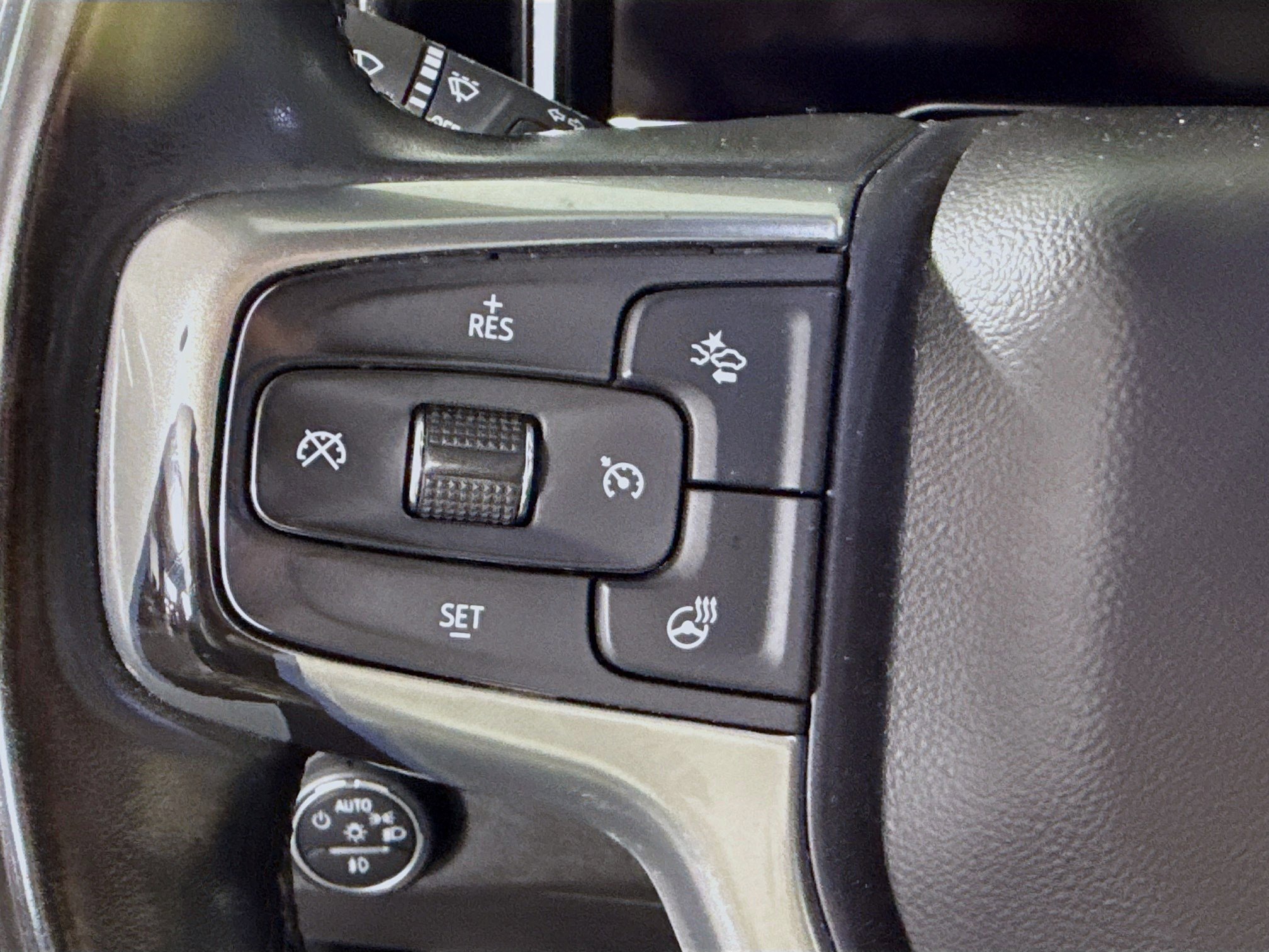 Used 2024 Chevrolet Silverado 2500 LT w/ Convenience Package image 14