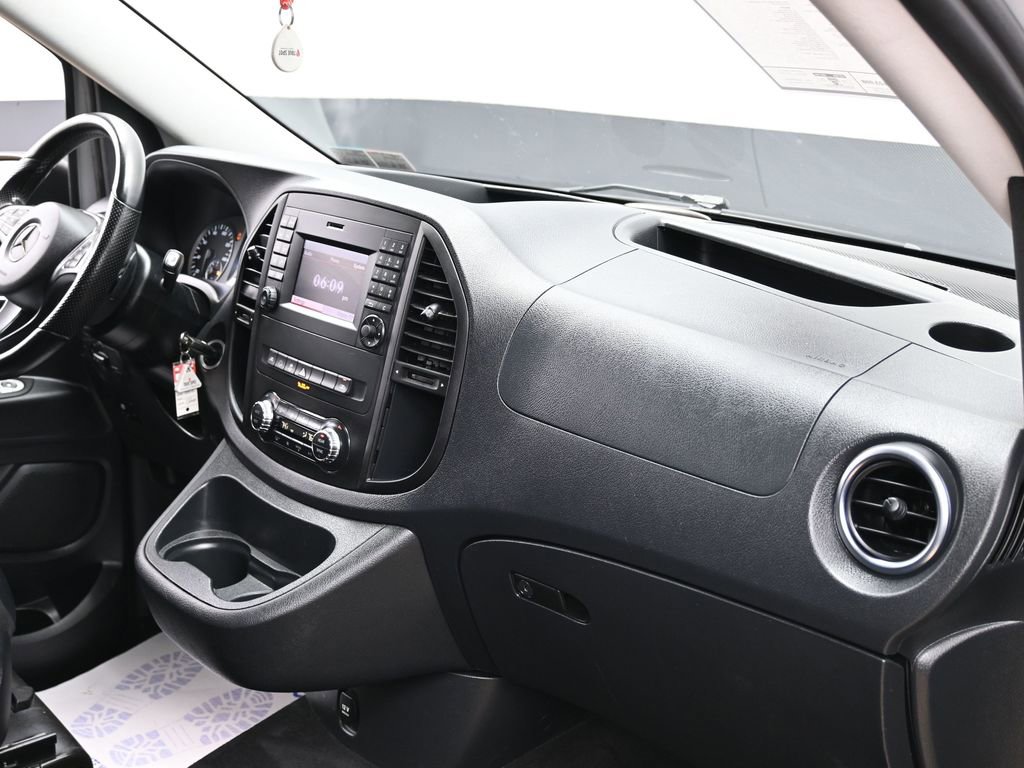 Used 2018 Mercedes-Benz Metris Passenger image 36