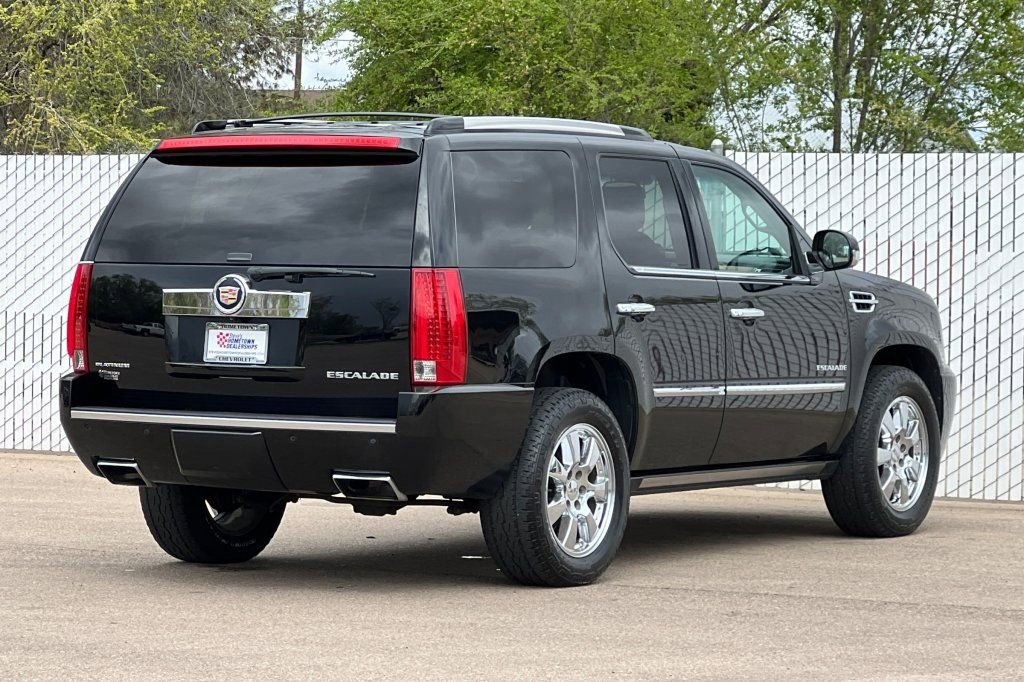 Used 2014 Cadillac Escalade Platinum image 4