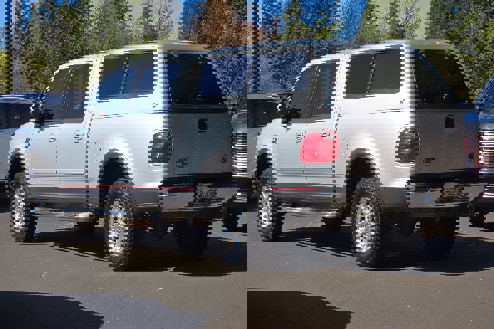 Used 2003 Ford F150 XLT AWD/4WD image 6