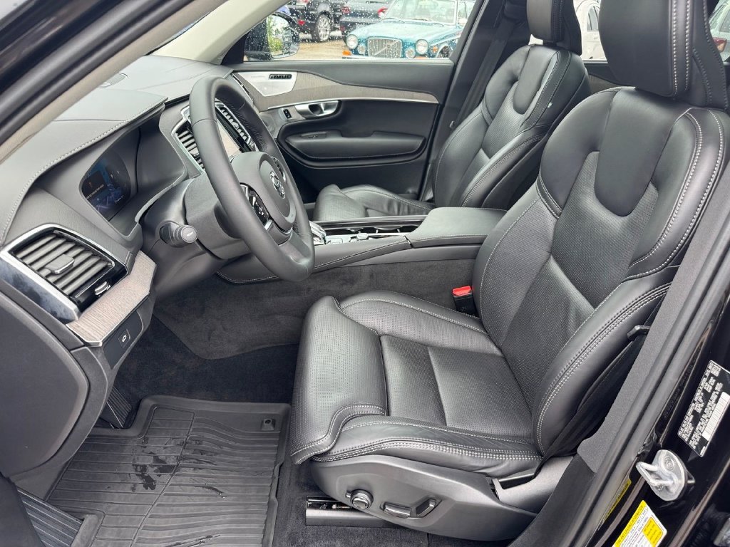 Certified 2024 Volvo XC90 B6 Ultimate w/ Protection Package Premier AWD/4WD image 8