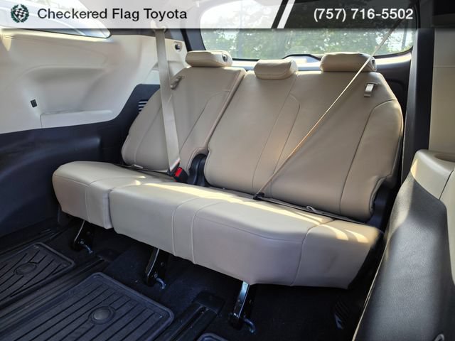 Used 2021 Toyota Sienna XLE w/ XLE Plus Package FWD image 20
