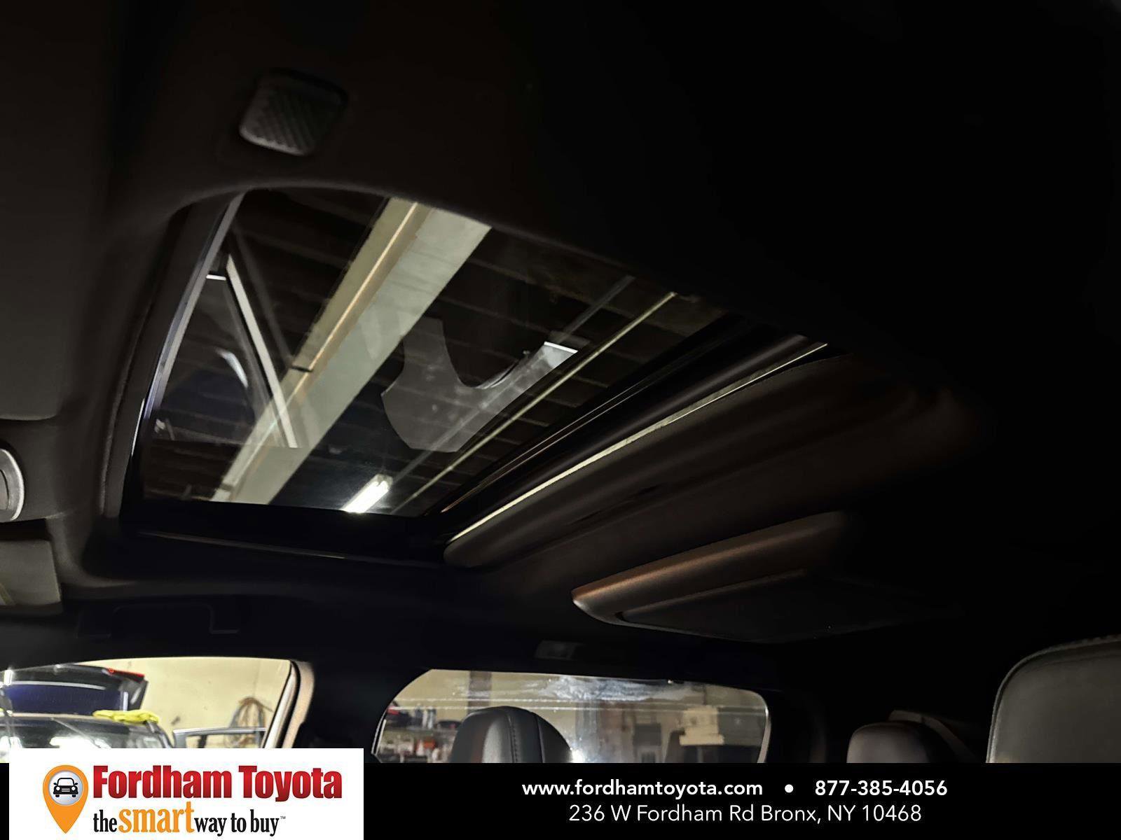 Used 2024 Toyota Sienna XSE w/ XSE Plus Package image 20